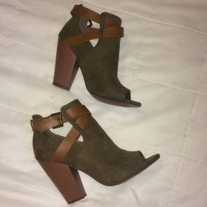 Suede olive green open-toed booties